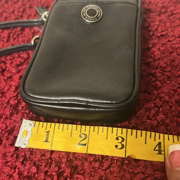 *Rare*Coach Black Leather Vertical Wristlet - Picture 12 of 14